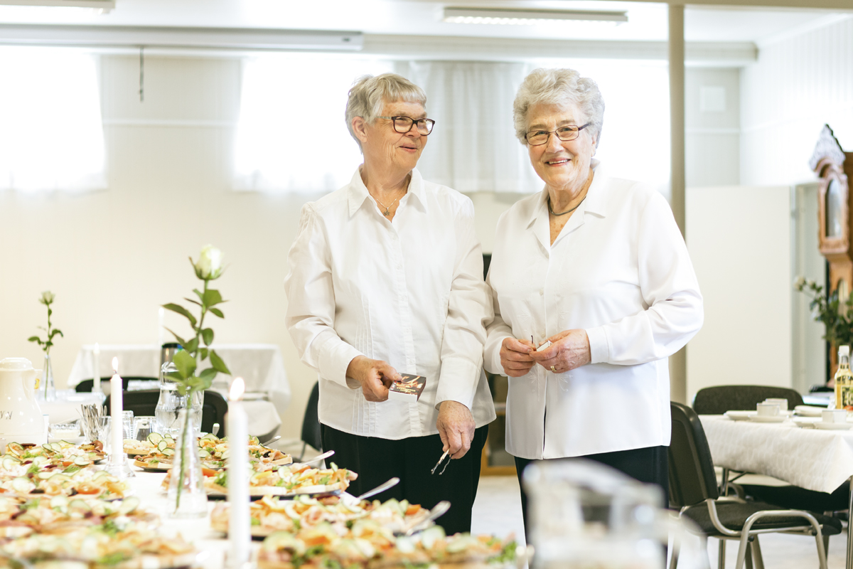 De serverer familie og venner etter begravelser. – Mange kjenner på en lettelse